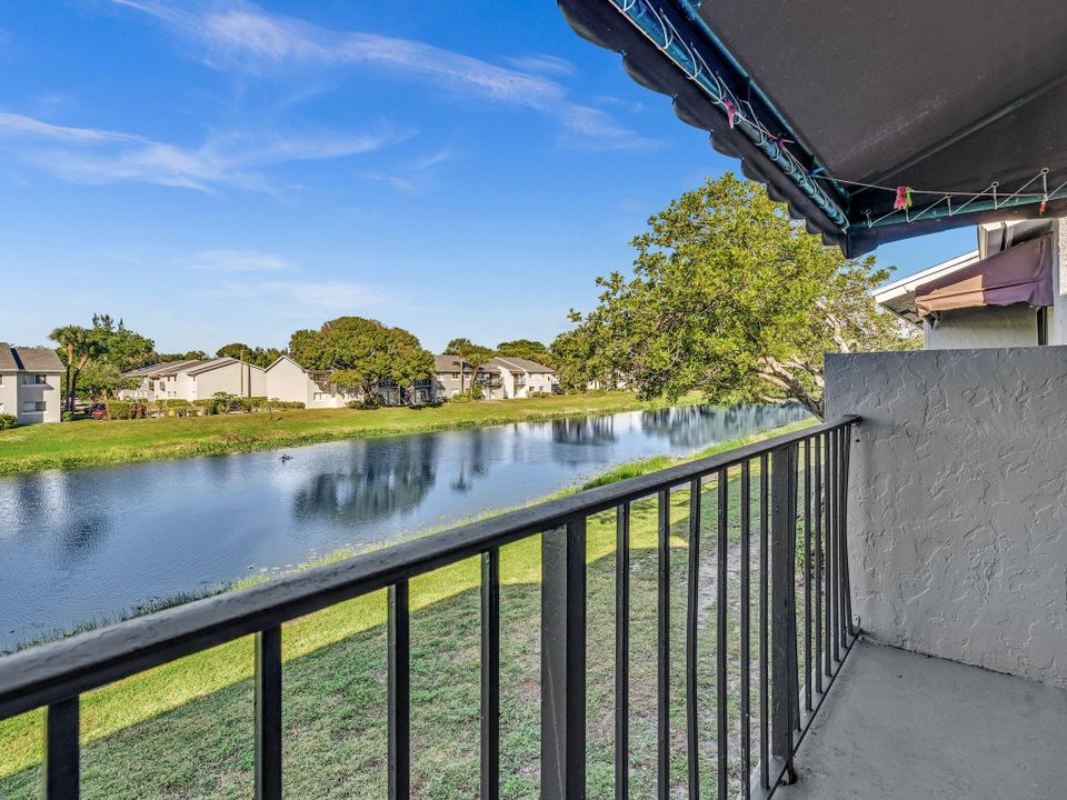 For Rent: $1,650 (2 beds, 1 baths, 708 Square Feet)