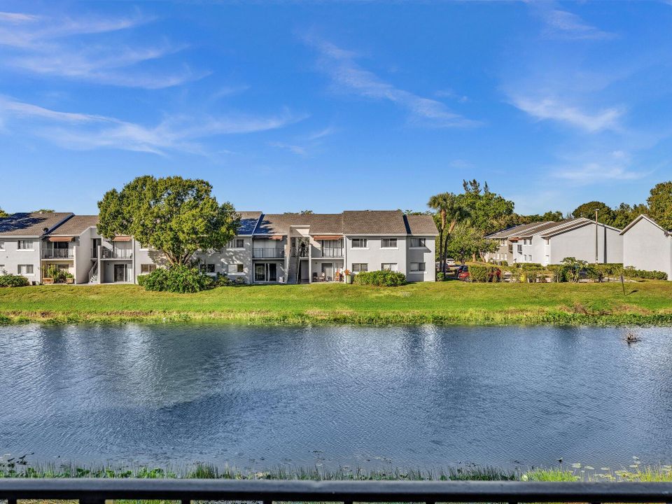 For Rent: $1,650 (2 beds, 1 baths, 708 Square Feet)