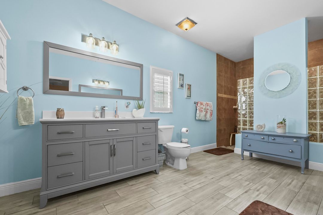 待售: $825,000 (6 贝兹, 3 浴室, 3515 平方英尺)