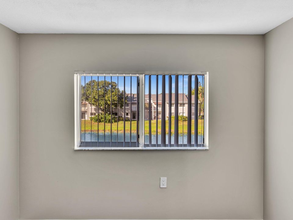 For Rent: $1,650 (2 beds, 1 baths, 708 Square Feet)