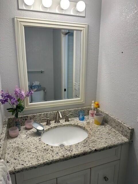 For Sale: $184,000 (1 beds, 1 baths, 1024 Square Feet)