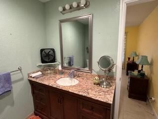 For Sale: $184,000 (1 beds, 1 baths, 1024 Square Feet)