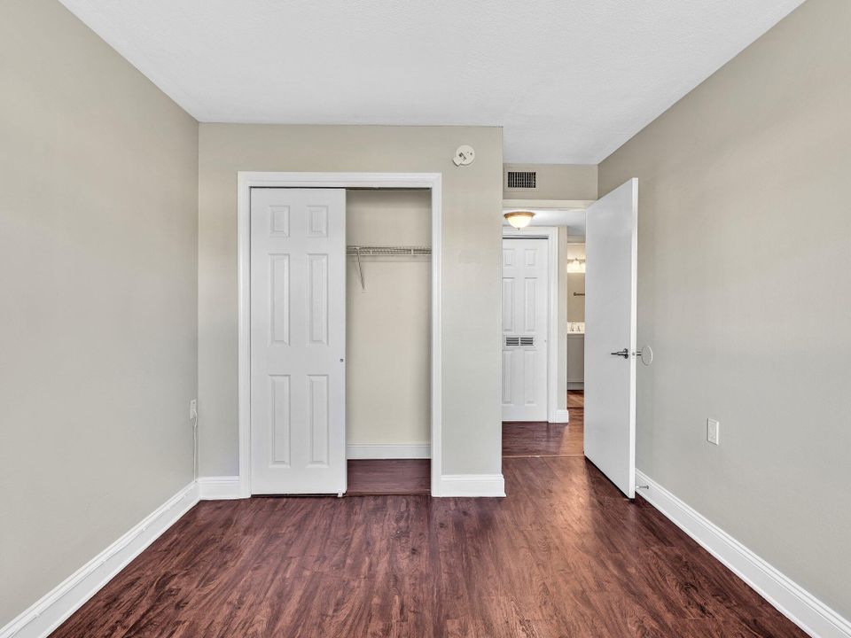 For Rent: $1,650 (2 beds, 1 baths, 708 Square Feet)