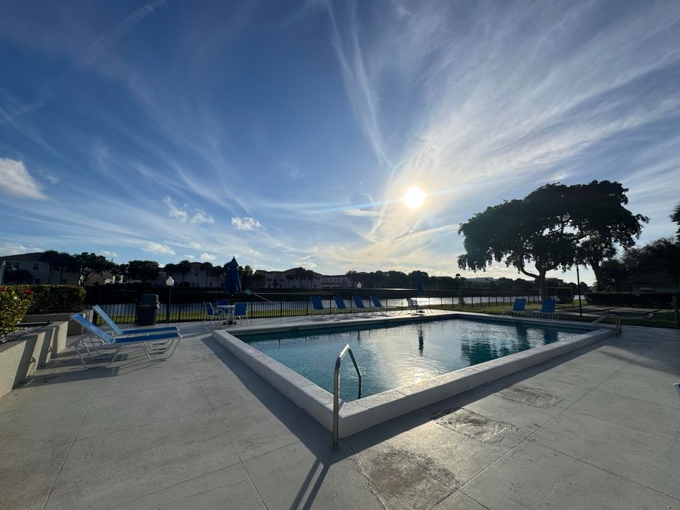 For Rent: $2,250 (2 beds, 2 baths, 1120 Square Feet)