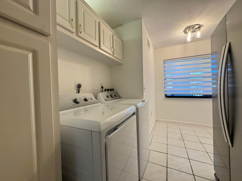 For Rent: $2,250 (2 beds, 2 baths, 1120 Square Feet)