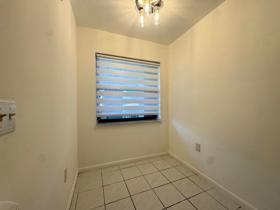 For Rent: $2,250 (2 beds, 2 baths, 1120 Square Feet)