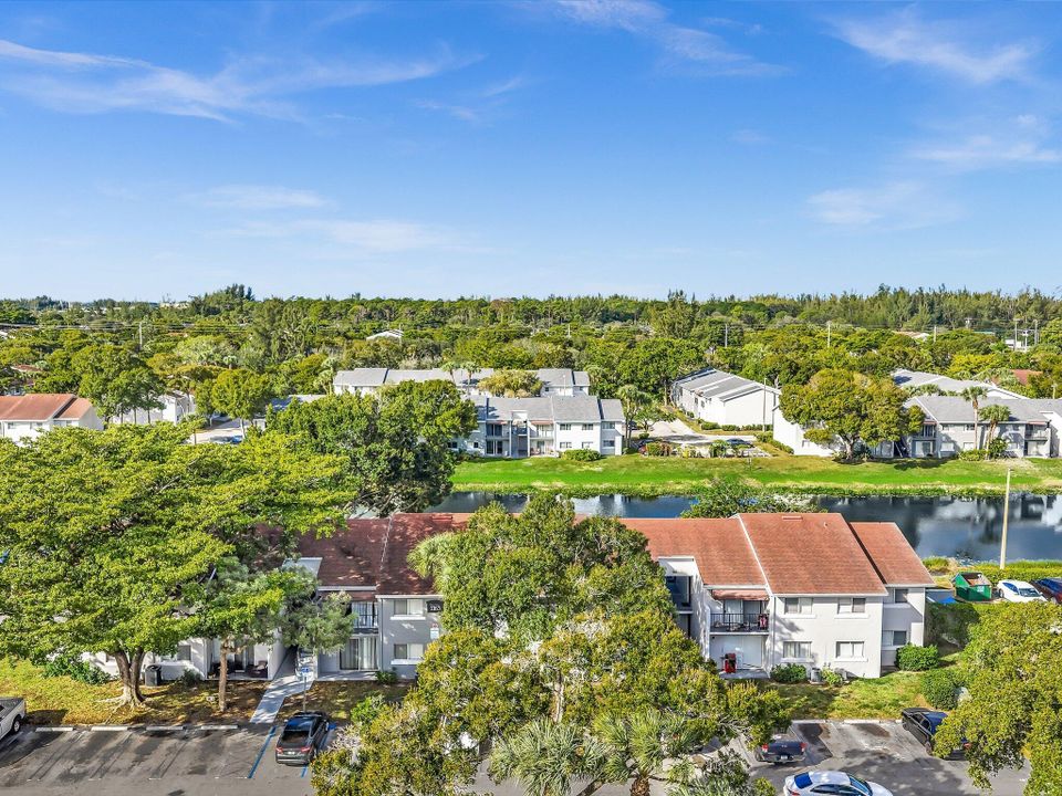 For Rent: $1,650 (2 beds, 1 baths, 708 Square Feet)