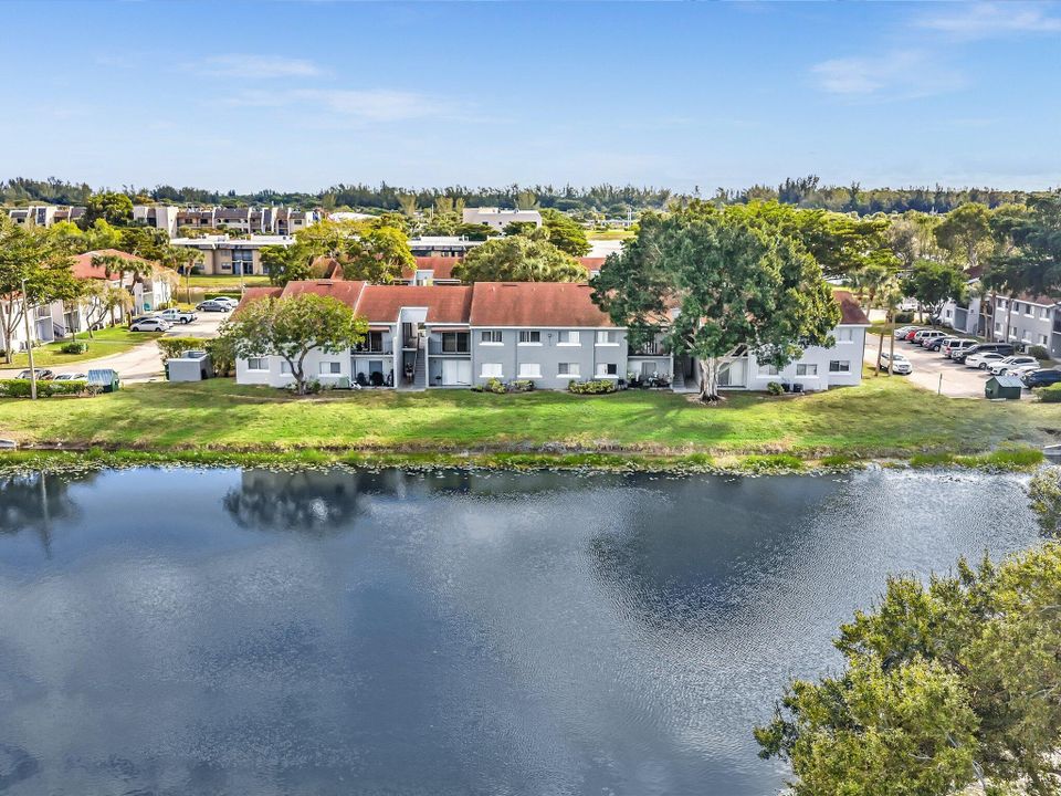 For Rent: $1,650 (2 beds, 1 baths, 708 Square Feet)