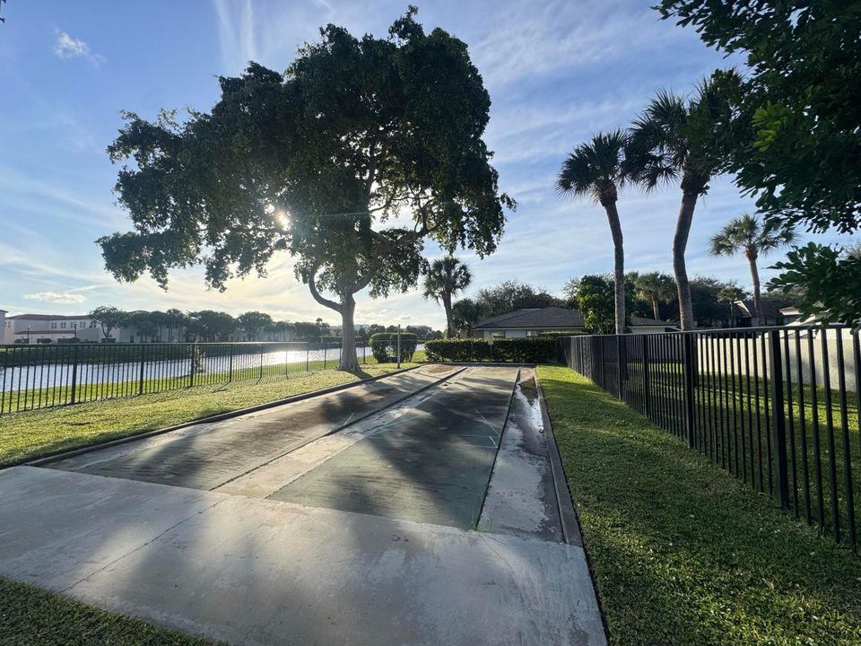 For Rent: $2,250 (2 beds, 2 baths, 1120 Square Feet)