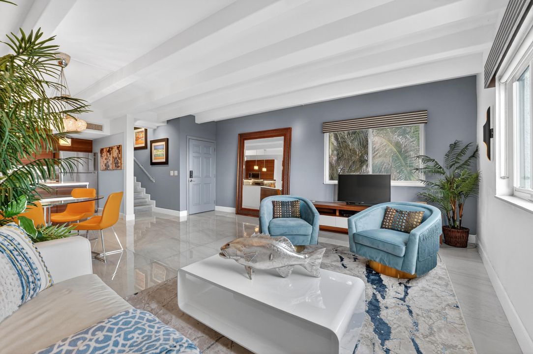 出租: $10,500 (2 贝兹, 2 浴室, 1400 平方英尺)