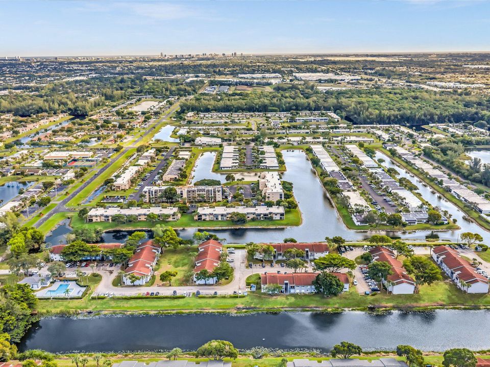 For Rent: $1,650 (2 beds, 1 baths, 708 Square Feet)