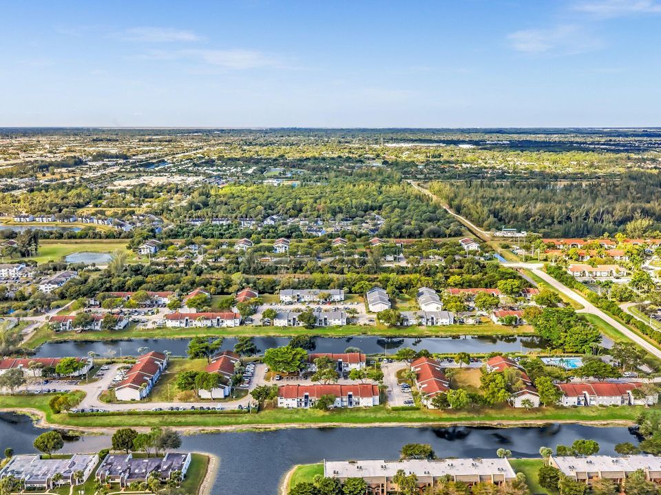 For Rent: $1,650 (2 beds, 1 baths, 708 Square Feet)