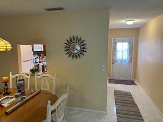 For Sale: $184,000 (1 beds, 1 baths, 1024 Square Feet)