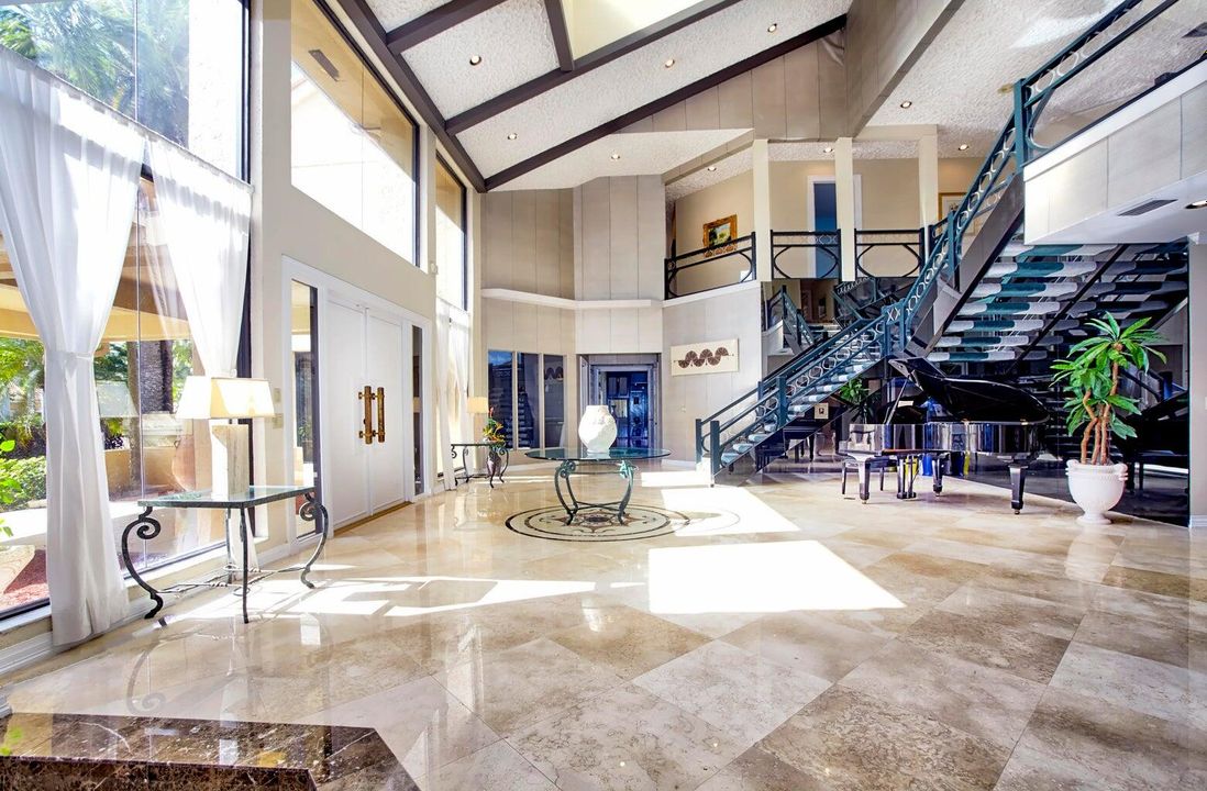 На продажу: $5,500,000 (5 спален, 9 ванн, 9282 Квадратных фут)