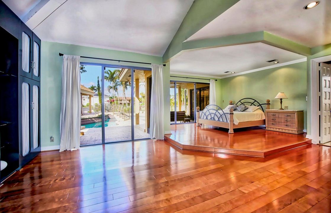 На продажу: $5,500,000 (5 спален, 9 ванн, 9282 Квадратных фут)