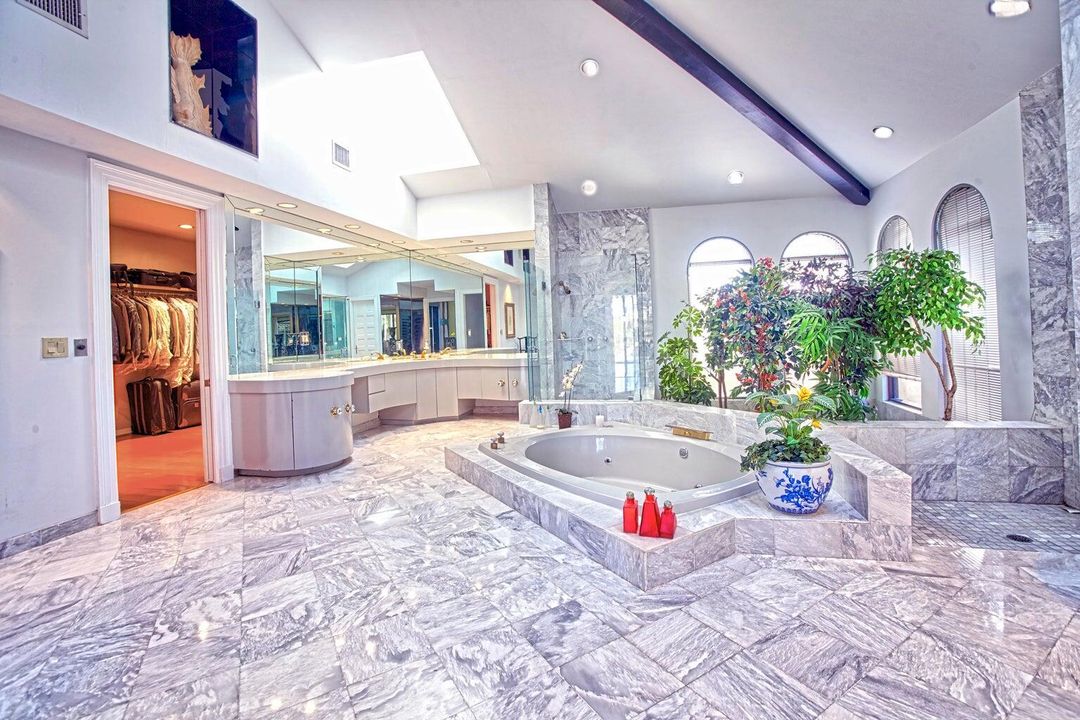 На продажу: $5,500,000 (5 спален, 9 ванн, 9282 Квадратных фут)