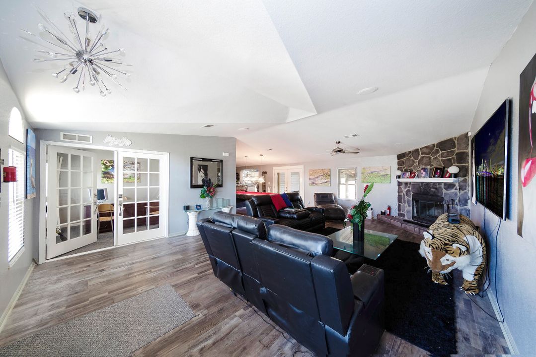 На продажу: $369,000 (4 спален, 2 ванн, 2094 Квадратных фут)