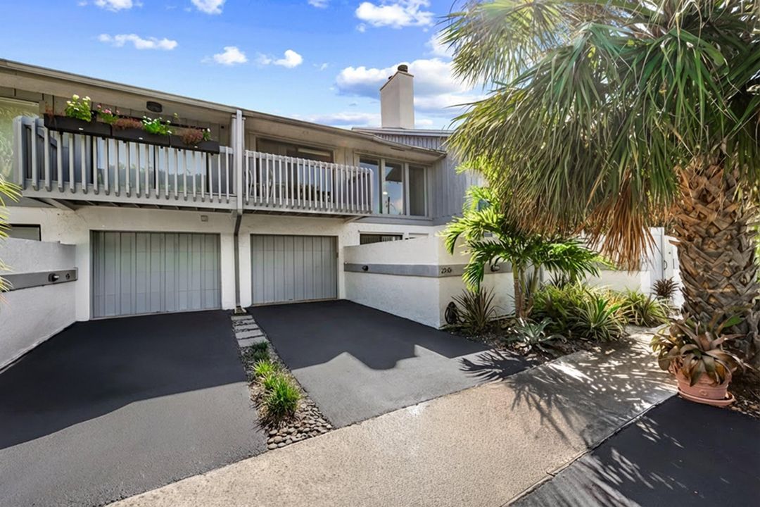 For Sale: $550,000 (3 beds, 2 baths, 1776 Square Feet)