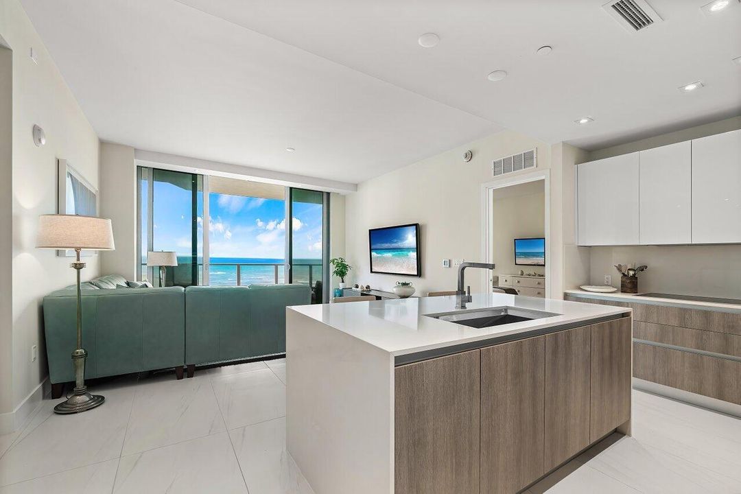 For Rent: $15,000 (2 beds, 2 baths, 1465 Square Feet)