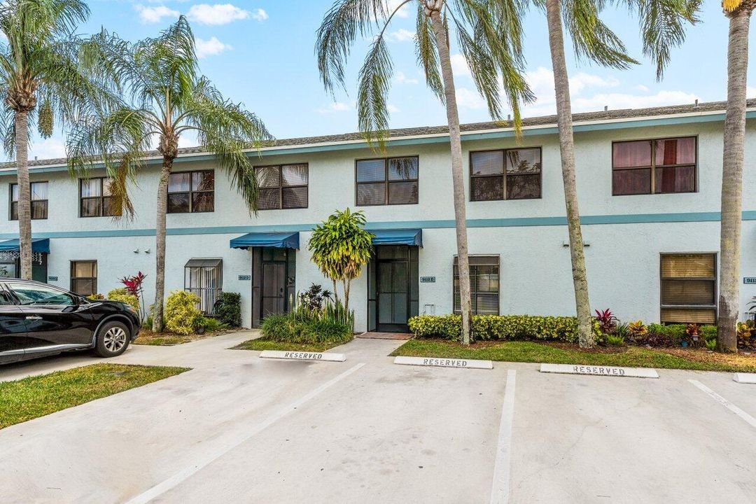 For Rent: $2,750 (3 beds, 2 baths, 1432 Square Feet)