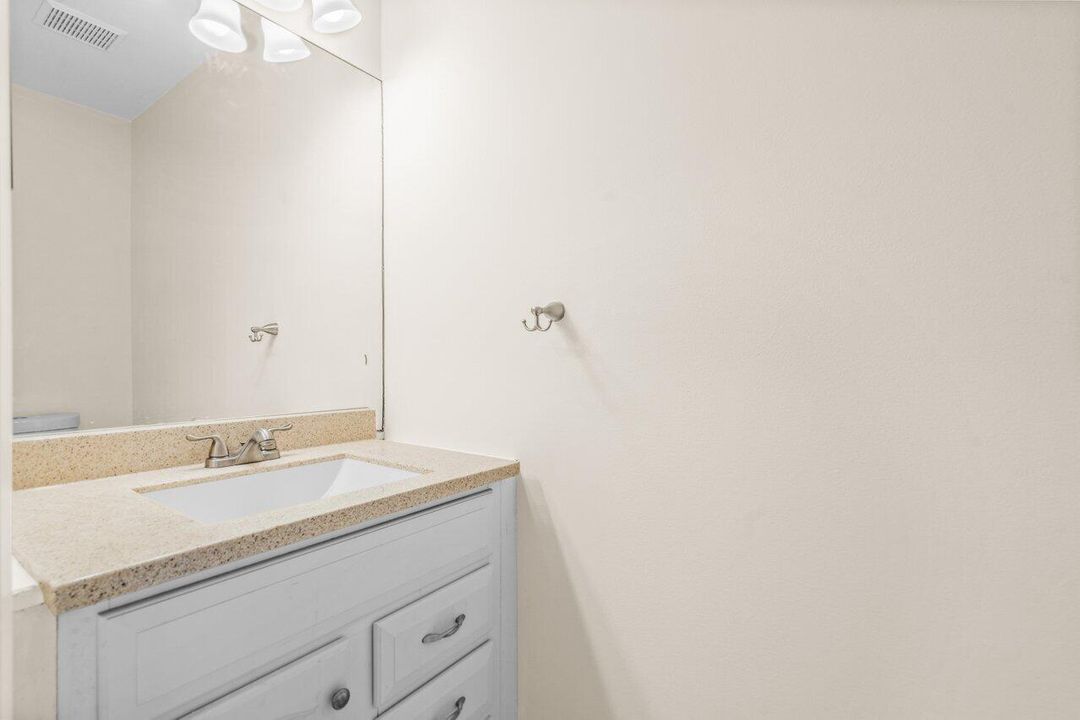 For Rent: $2,750 (3 beds, 2 baths, 1432 Square Feet)