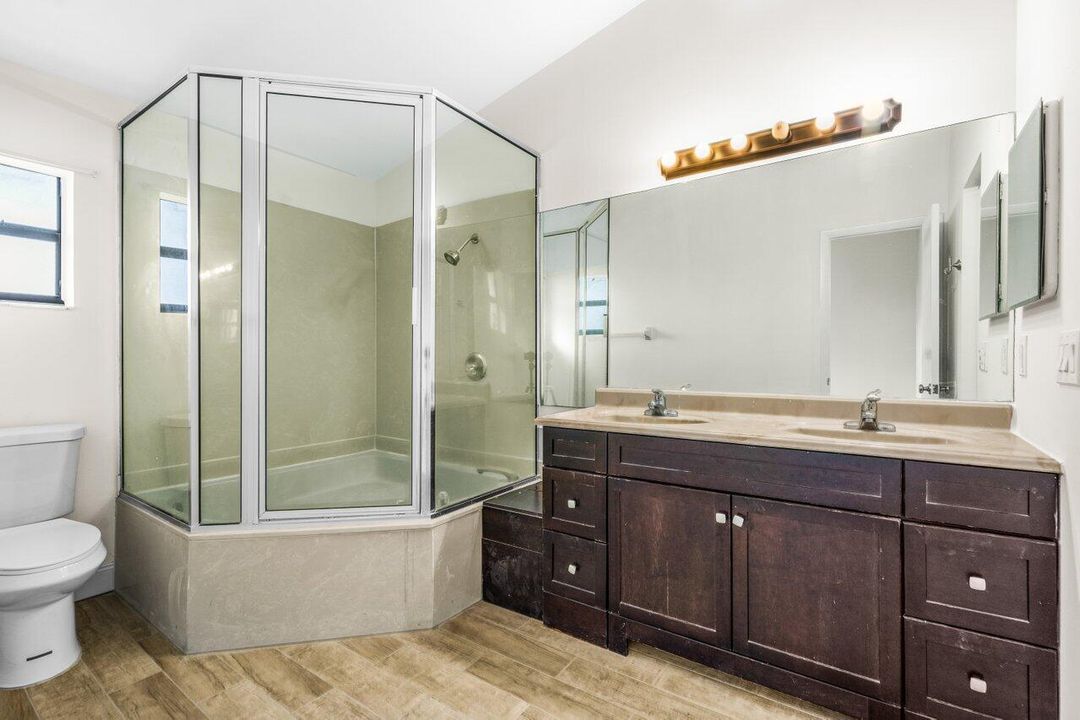 For Rent: $2,750 (3 beds, 2 baths, 1432 Square Feet)