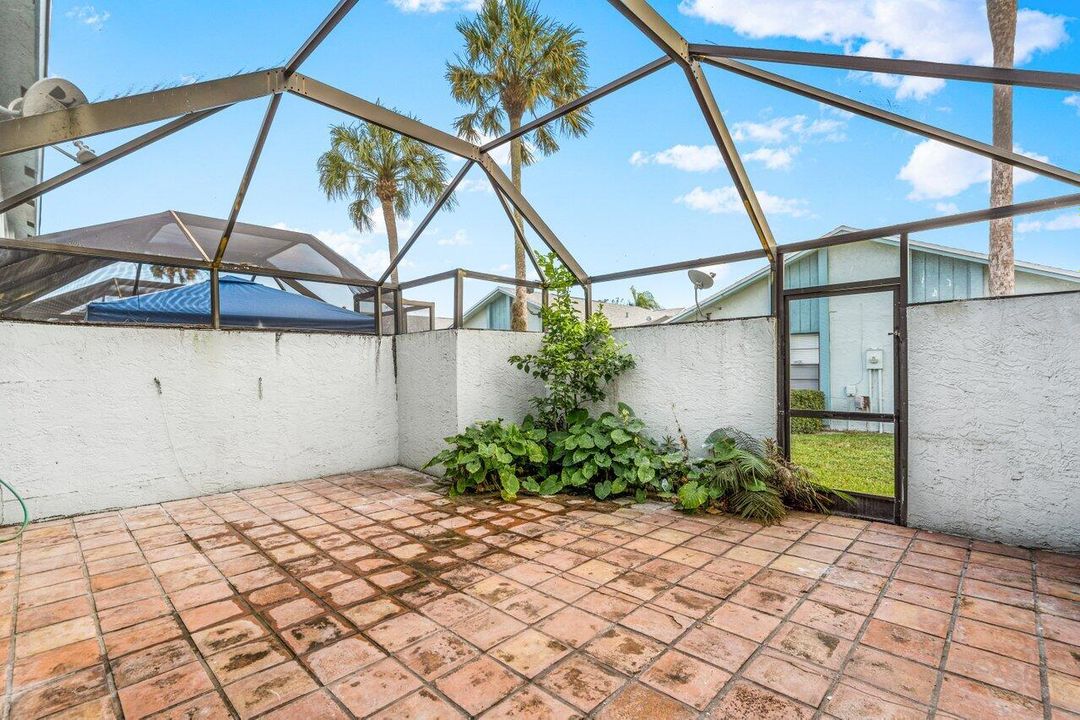 For Rent: $2,750 (3 beds, 2 baths, 1432 Square Feet)