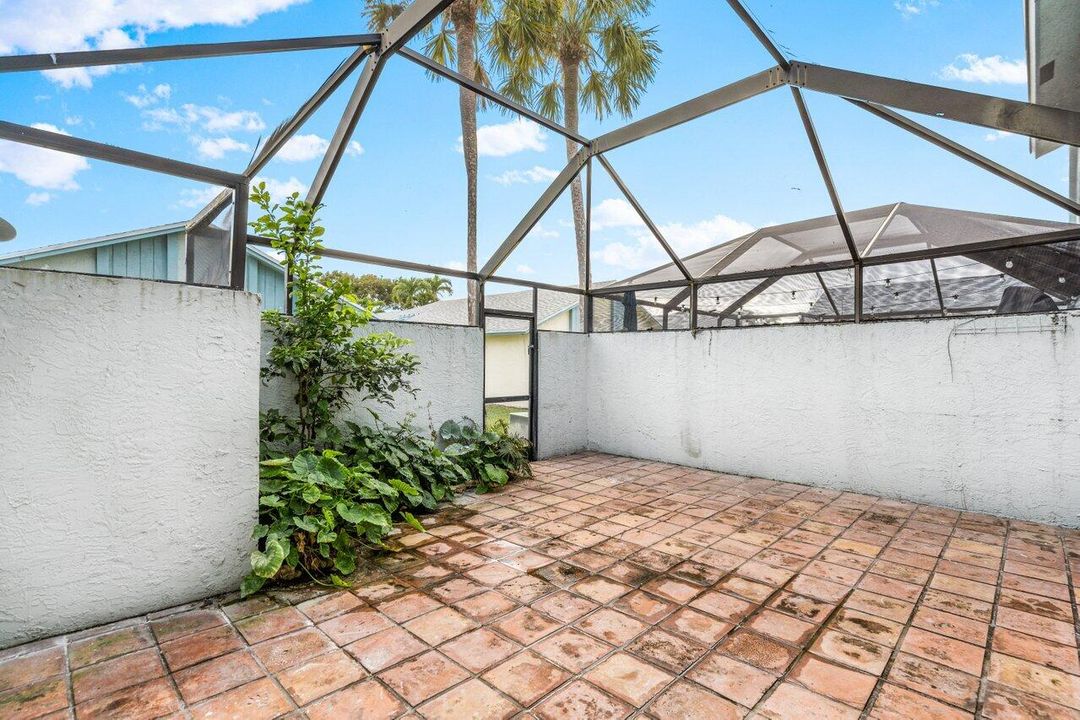 For Rent: $2,750 (3 beds, 2 baths, 1432 Square Feet)