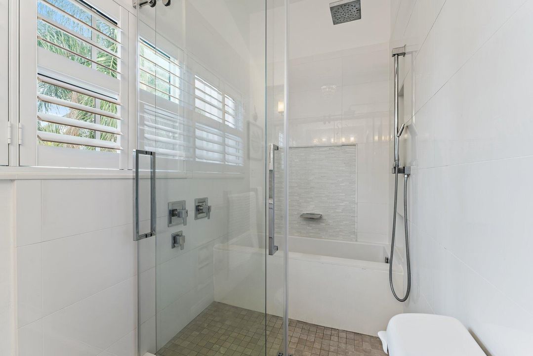 For Rent: $10,000 (4 beds, 3 baths, 2233 Square Feet)