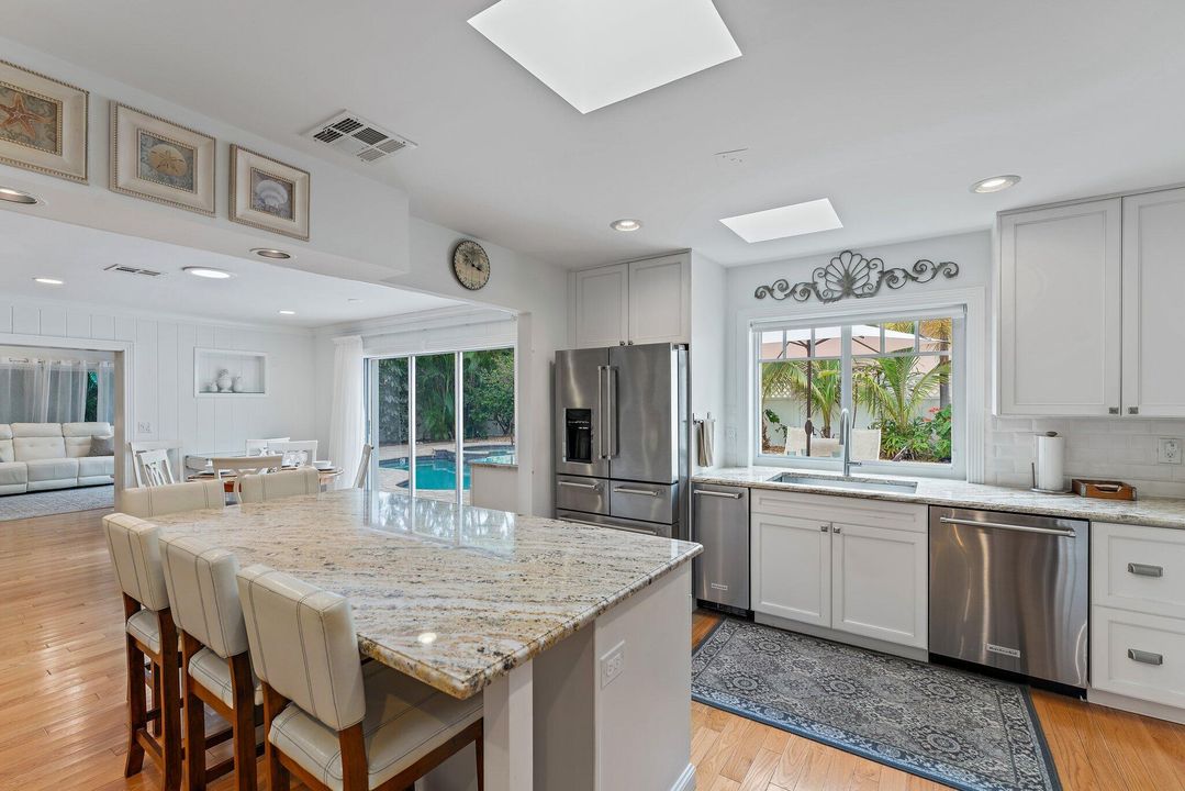 For Rent: $10,000 (4 beds, 3 baths, 2233 Square Feet)