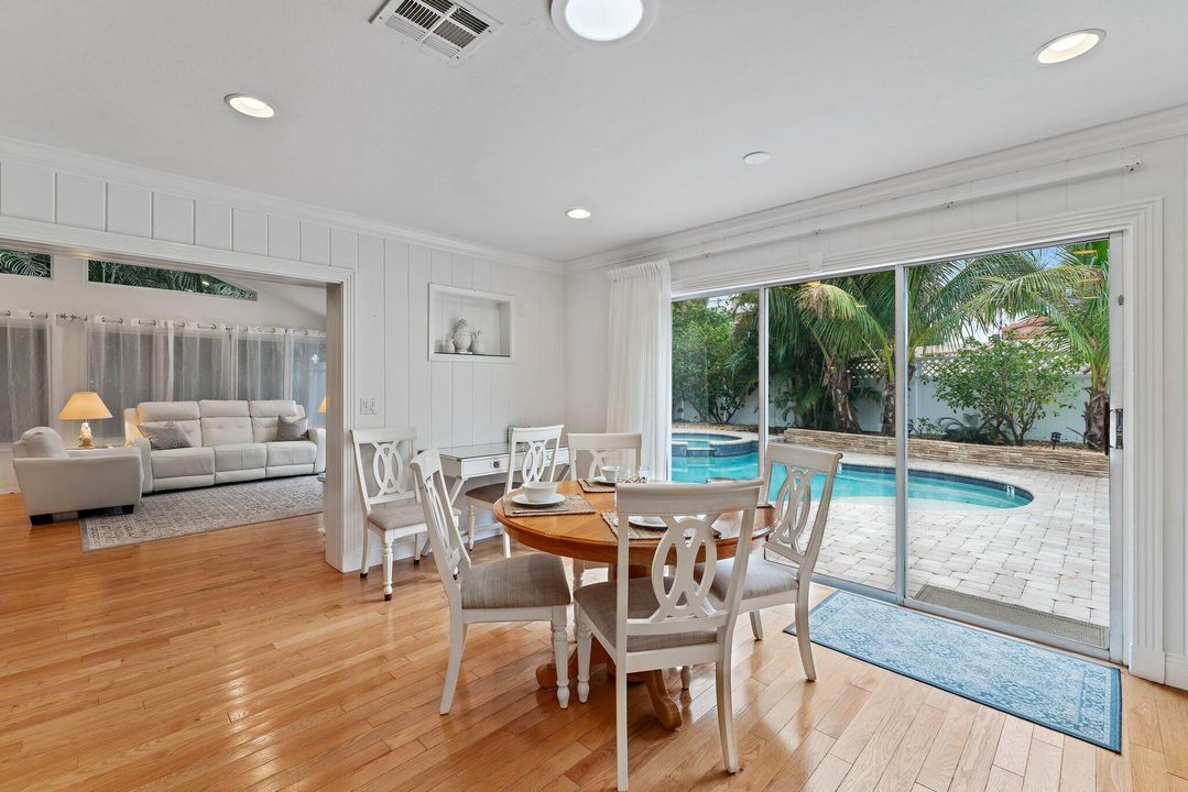 For Rent: $10,000 (4 beds, 3 baths, 2233 Square Feet)