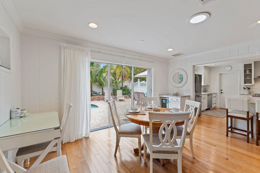 For Rent: $10,000 (4 beds, 3 baths, 2233 Square Feet)