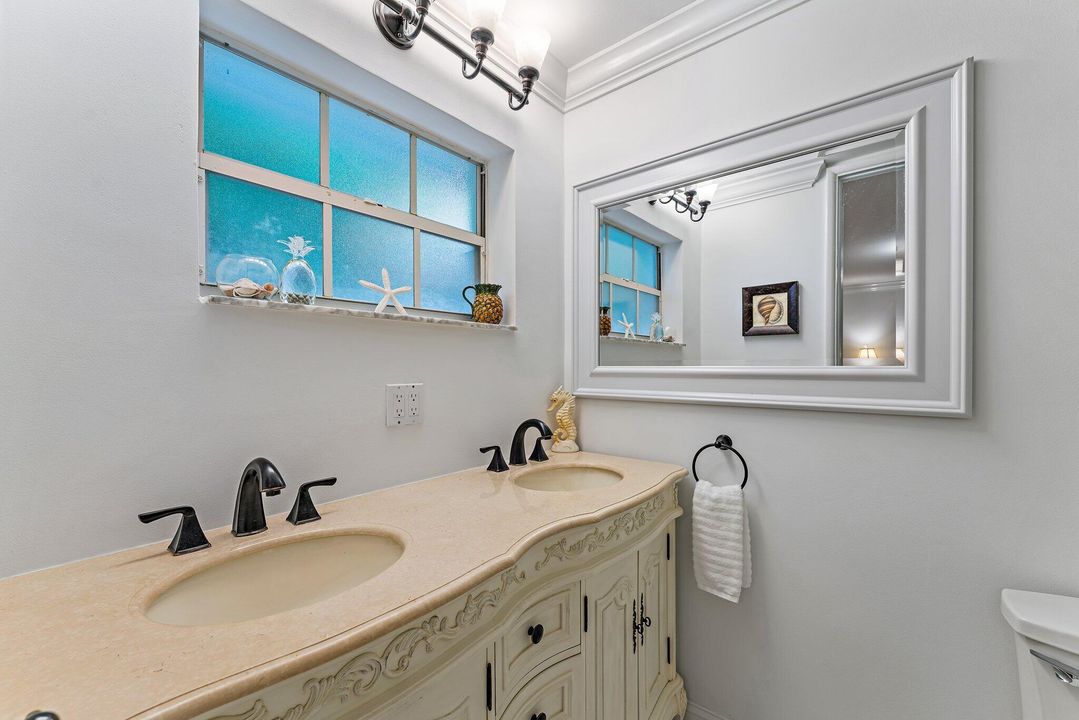 For Rent: $10,000 (4 beds, 3 baths, 2233 Square Feet)