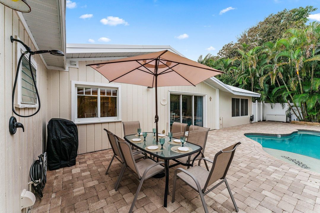 For Rent: $10,000 (4 beds, 3 baths, 2233 Square Feet)