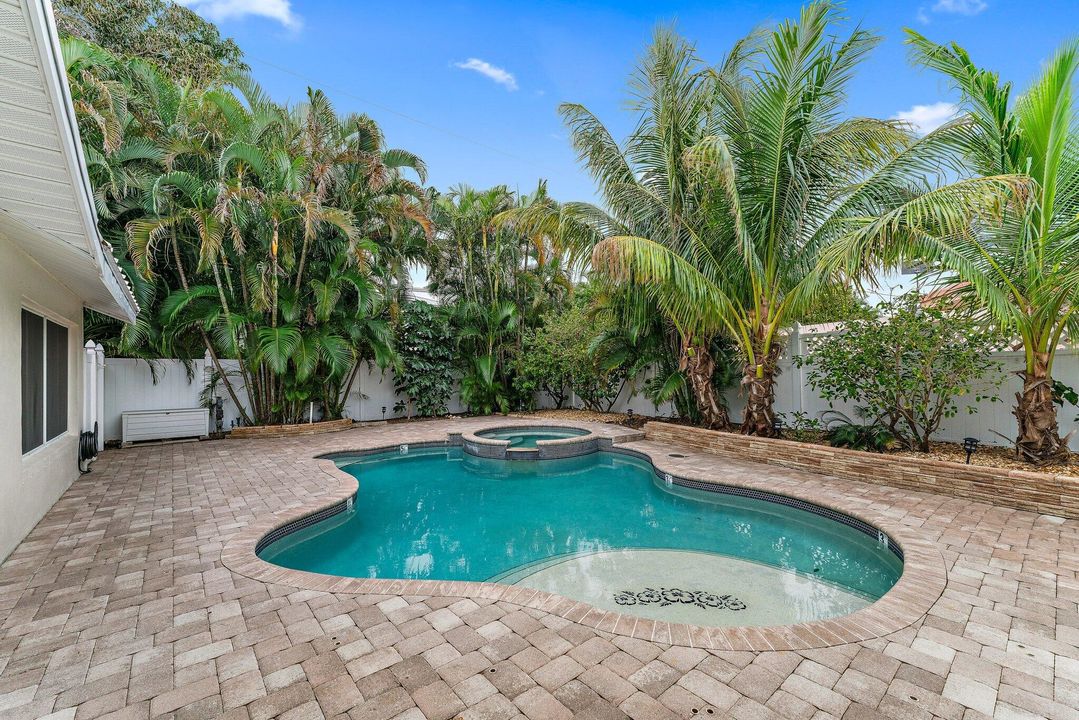 For Rent: $10,000 (4 beds, 3 baths, 2233 Square Feet)