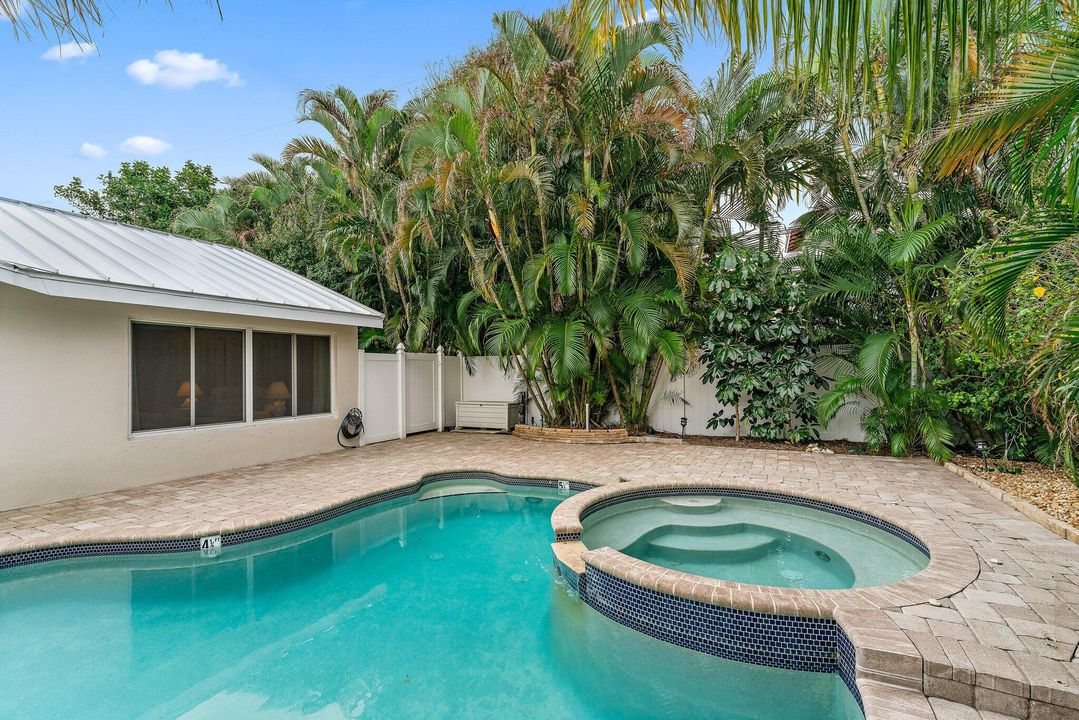 For Rent: $10,000 (4 beds, 3 baths, 2233 Square Feet)