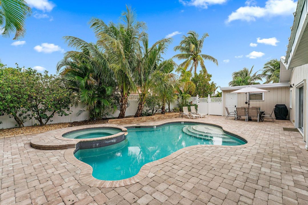 For Rent: $10,000 (4 beds, 3 baths, 2233 Square Feet)