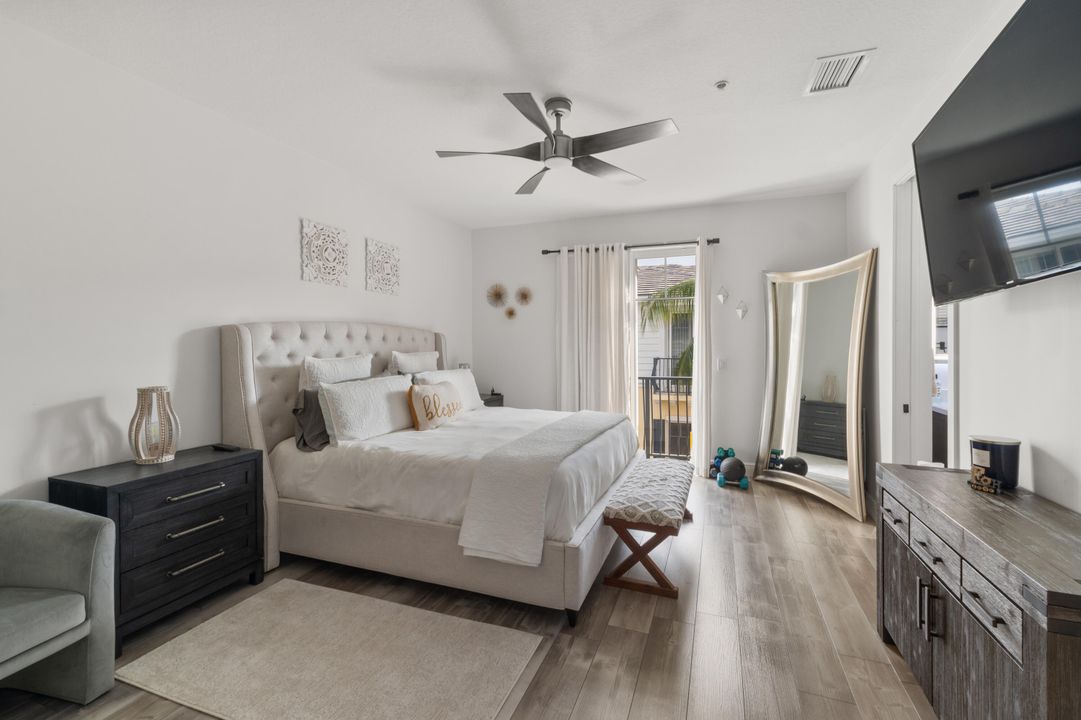 For Rent: $5,000 (3 beds, 3 baths, 2334 Square Feet)