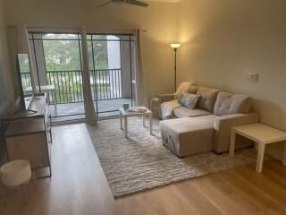 For Rent: $2,150 (1 beds, 1 baths, 702 Square Feet)