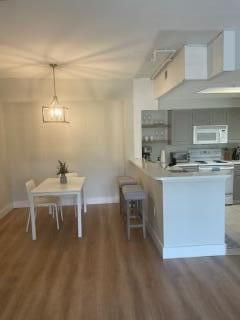 For Rent: $2,150 (1 beds, 1 baths, 702 Square Feet)