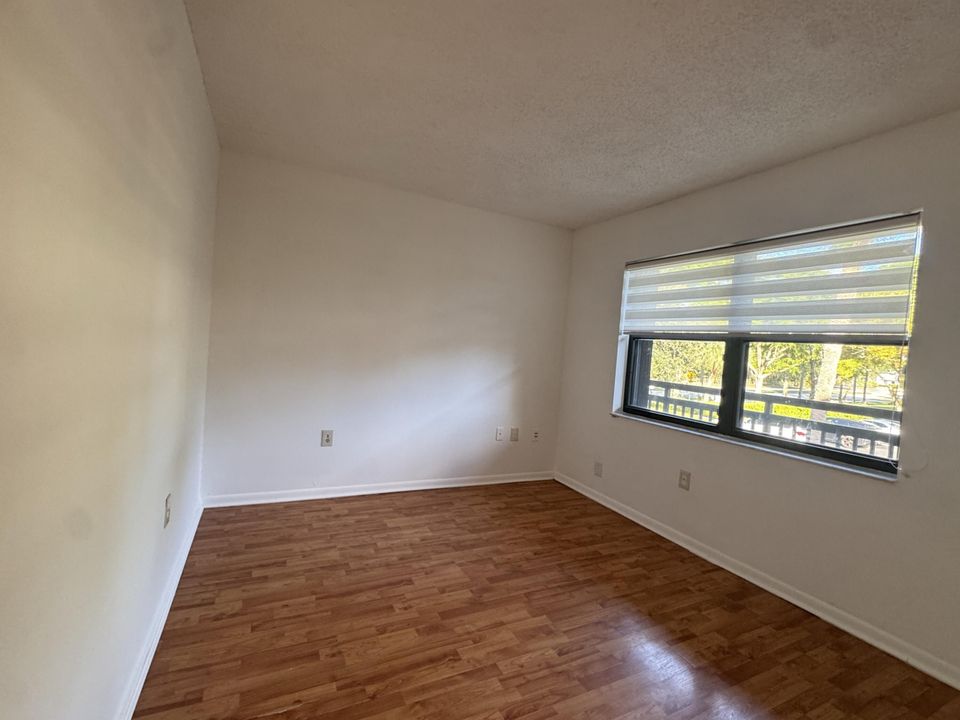 For Rent: $2,250 (2 beds, 2 baths, 1120 Square Feet)