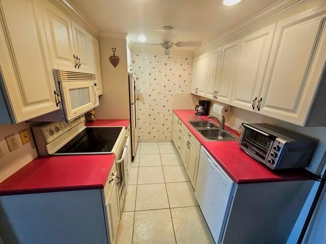 待售: $115,000 (1 贝兹, 1 浴室, 738 平方英尺)