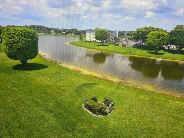 待售: $115,000 (1 贝兹, 1 浴室, 738 平方英尺)