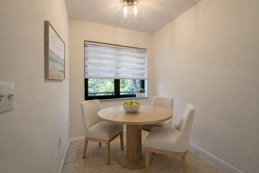 For Rent: $2,250 (2 beds, 2 baths, 1120 Square Feet)