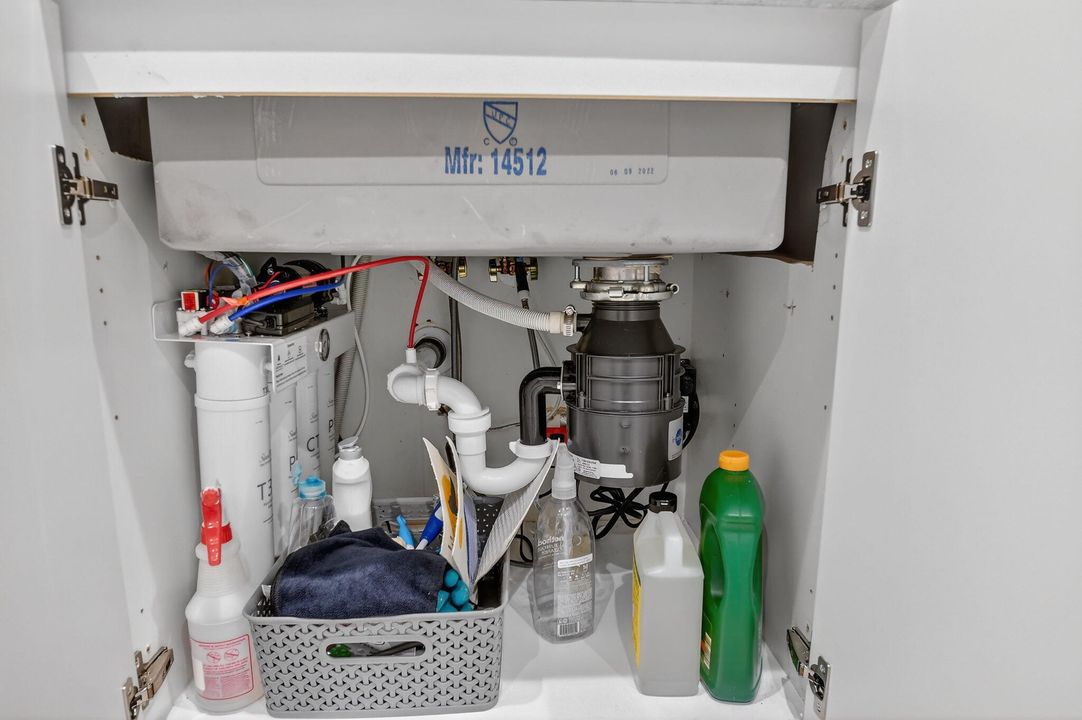 For Sale: $425,000 (3 beds, 2 baths, 1668 Square Feet)