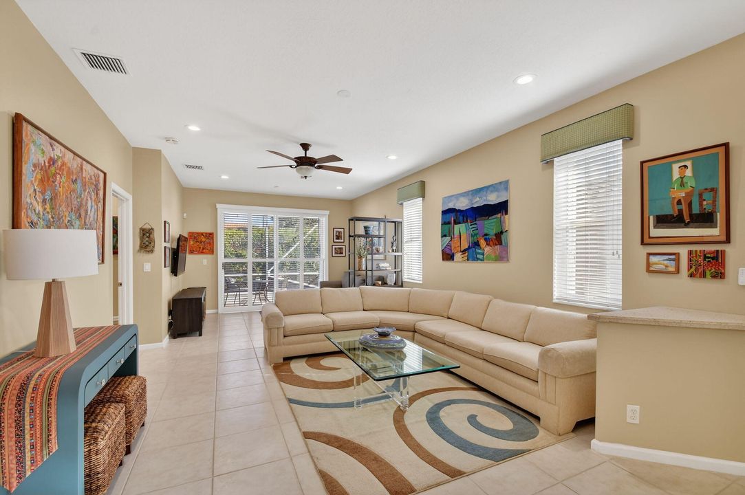 For Sale: $425,000 (3 beds, 2 baths, 1668 Square Feet)