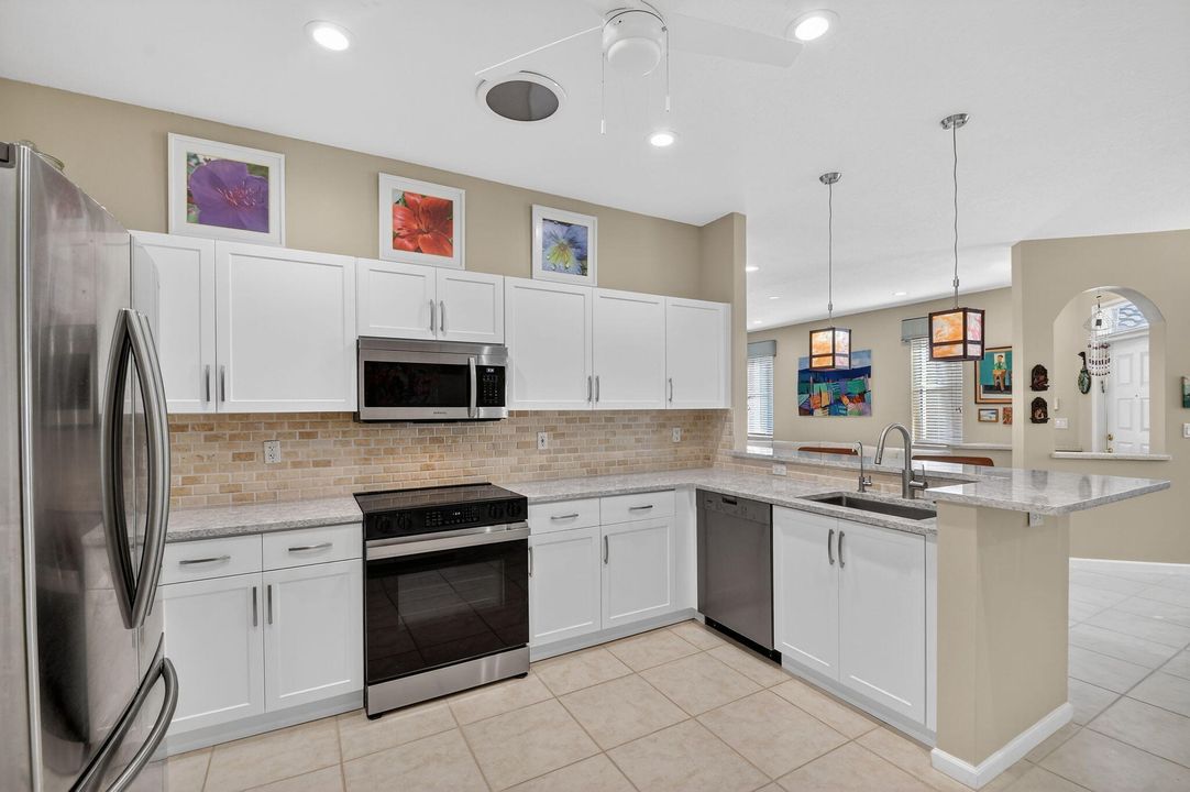 For Sale: $425,000 (3 beds, 2 baths, 1668 Square Feet)