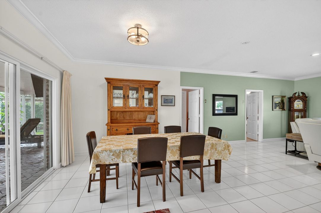 待售: $799,900 (4 贝兹, 2 浴室, 2146 平方英尺)