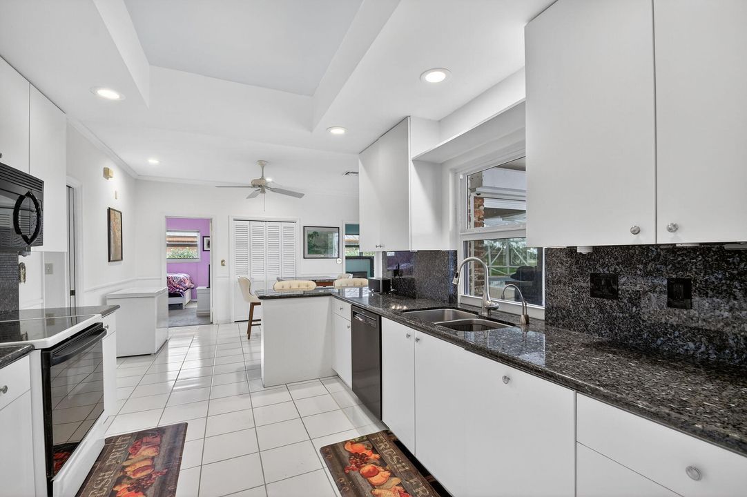 待售: $799,900 (4 贝兹, 2 浴室, 2146 平方英尺)