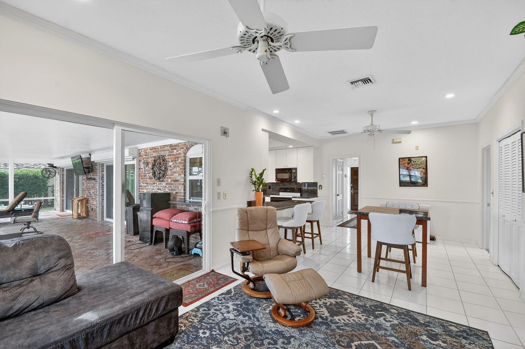 待售: $799,900 (4 贝兹, 2 浴室, 2146 平方英尺)